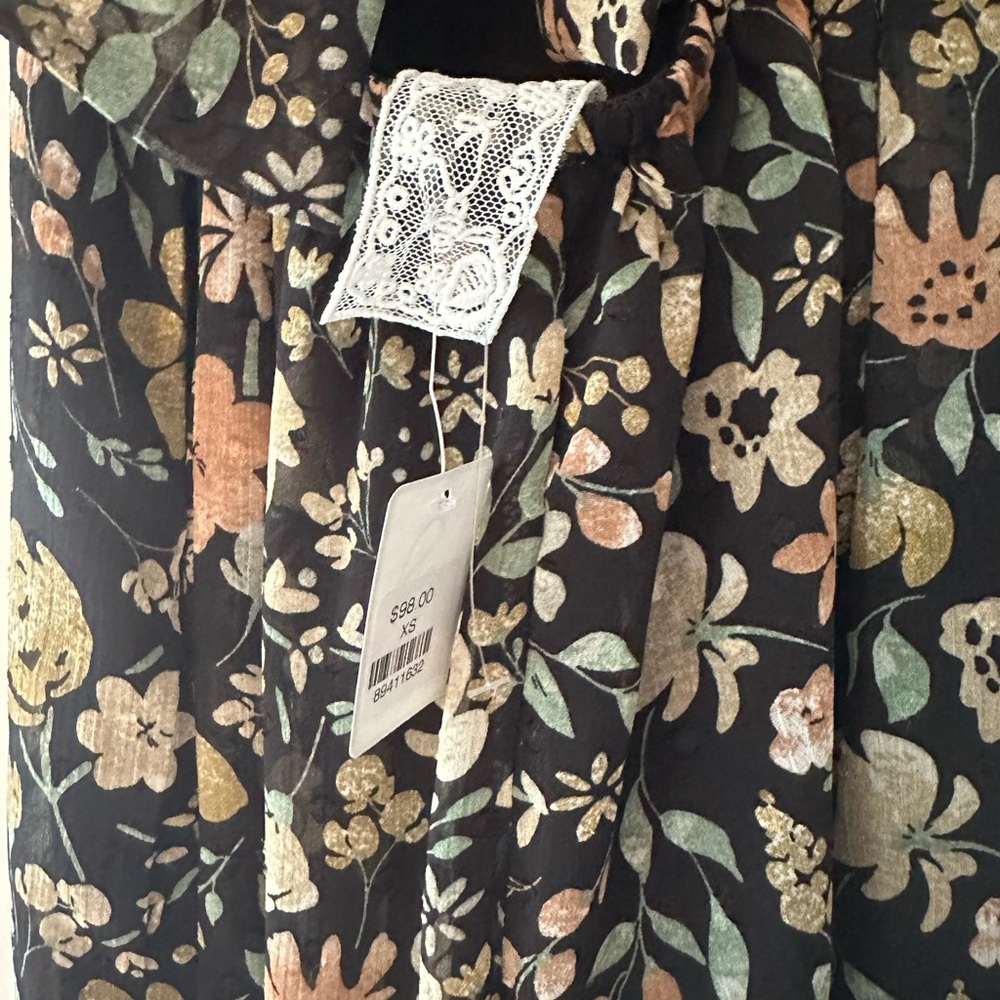 NWT Sadie + Sage Floral Romper - Picture 5 of 5